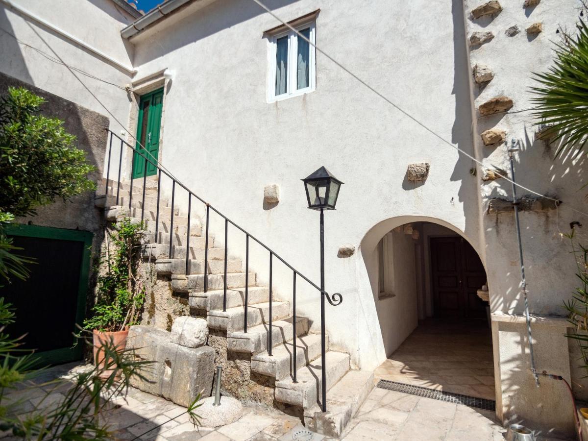 Apartment Julietta Rab Town Exteriör bild